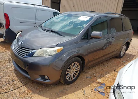 2013 Toyota Sienna Xle V6 8 Passenger из США, поврежденный, VIN 5TDYK3DC4DS372947